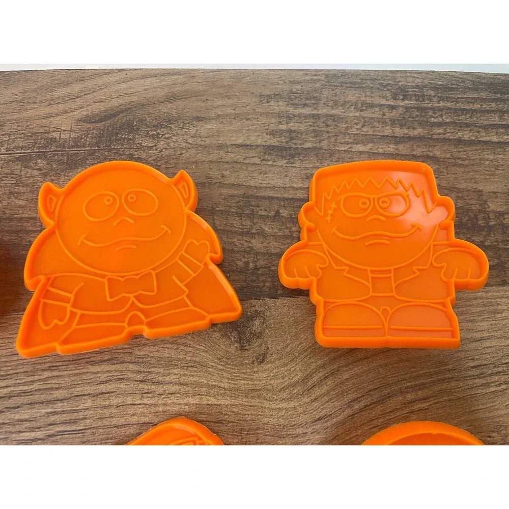 Lot Of 8 Plastic Halloween Cookie Cutters 4
